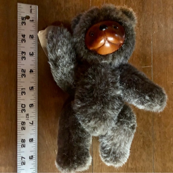Raikes bear with carved wooden face - Picture 6 of 9
